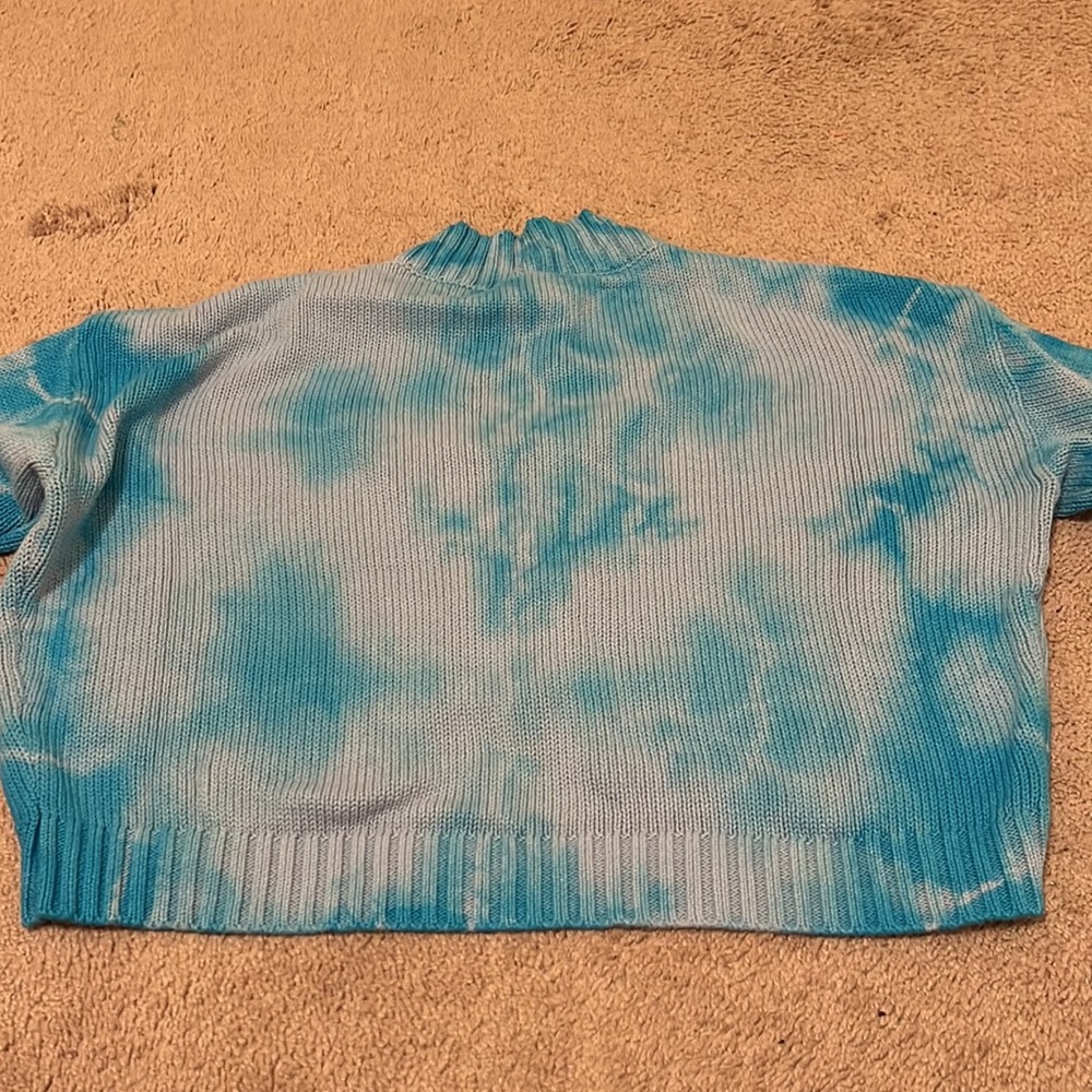 Sweater - Picture 6 of 6